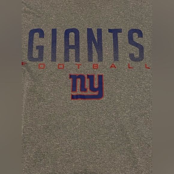 New York Giants long sleeved shirt​ - Picture 2 of 4